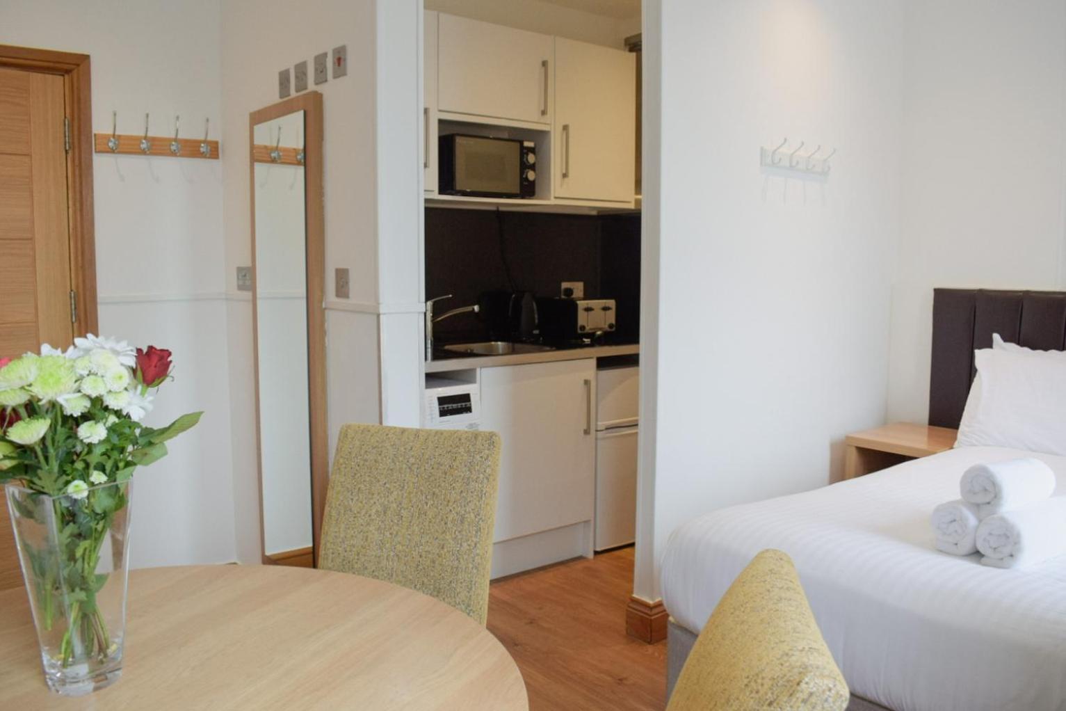 Osborne Aparthotel Истборн Екстериор снимка