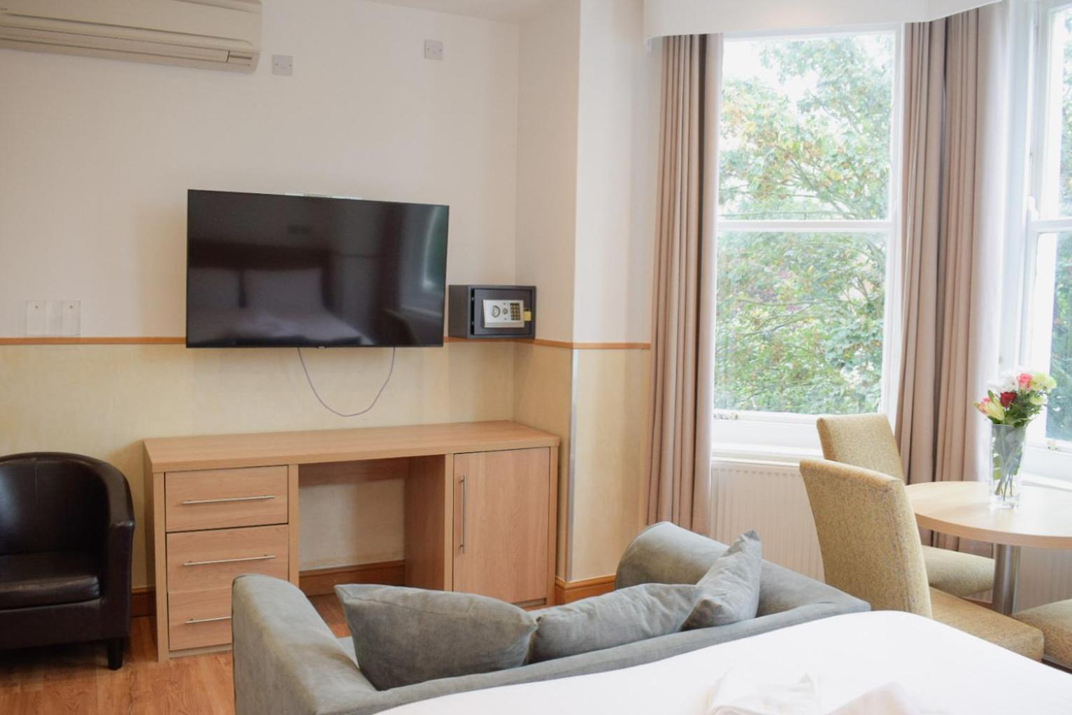 Osborne Aparthotel Истборн Екстериор снимка