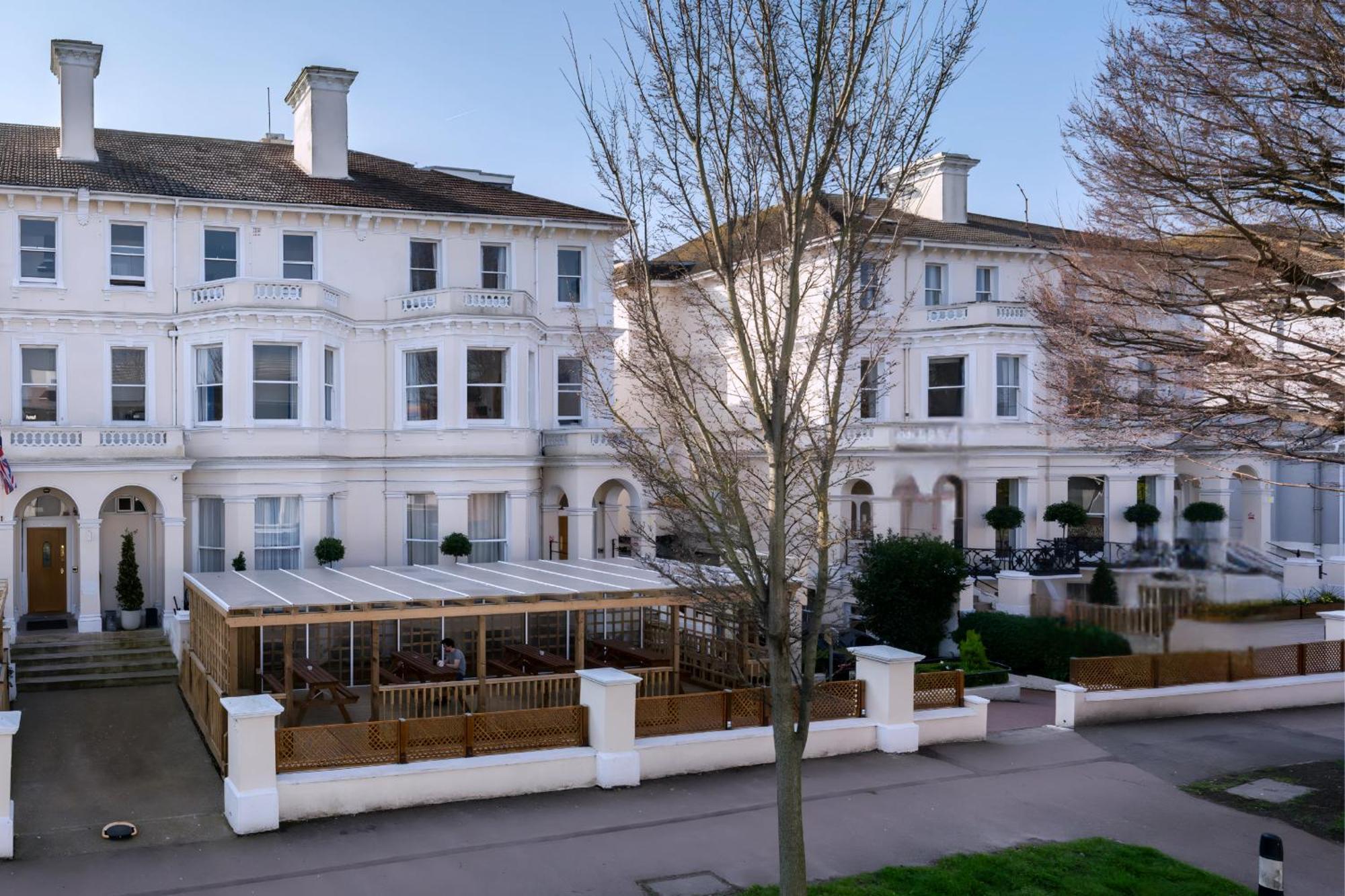 Osborne Aparthotel Истборн Екстериор снимка