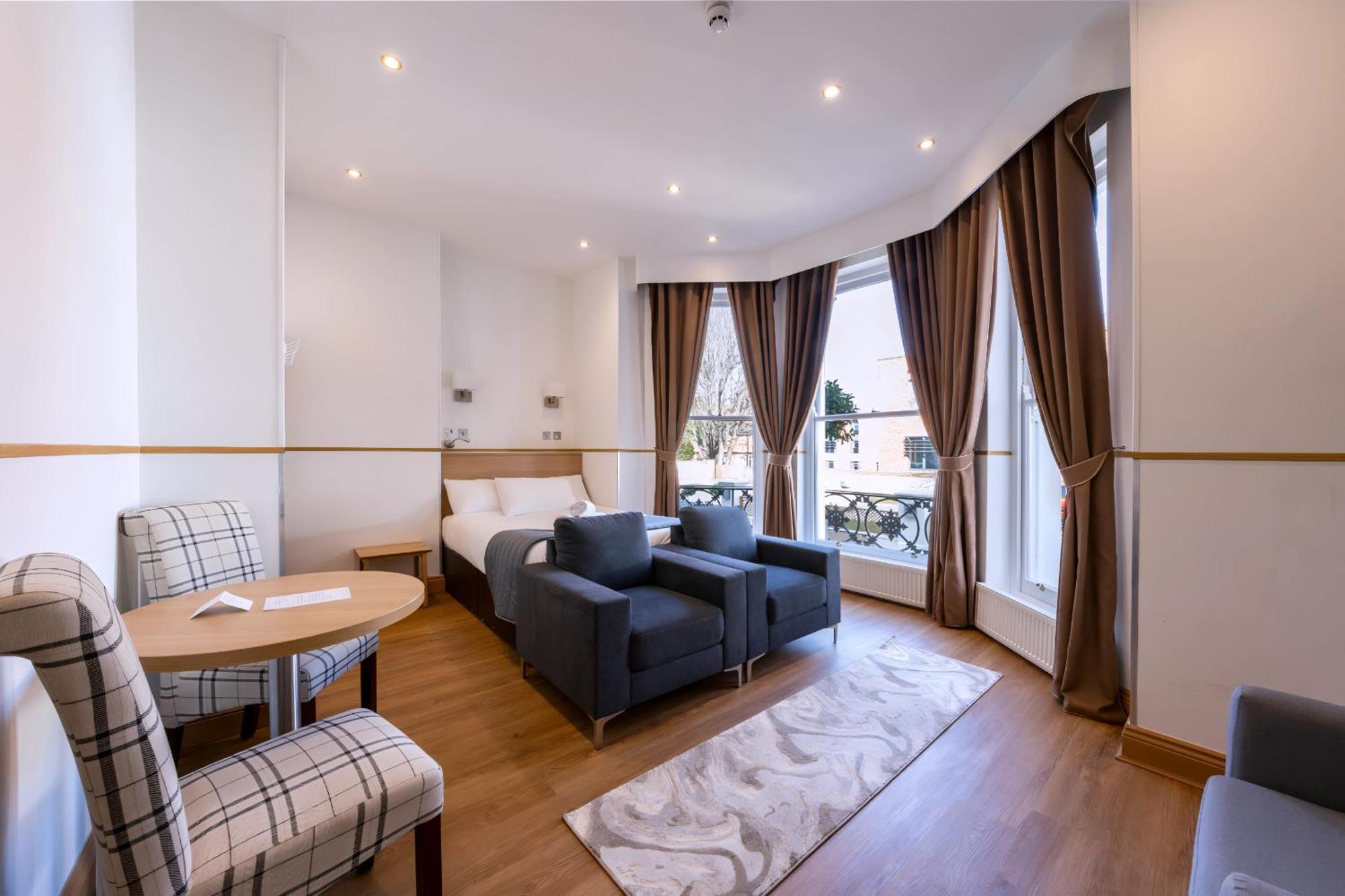 Osborne Aparthotel Истборн Екстериор снимка