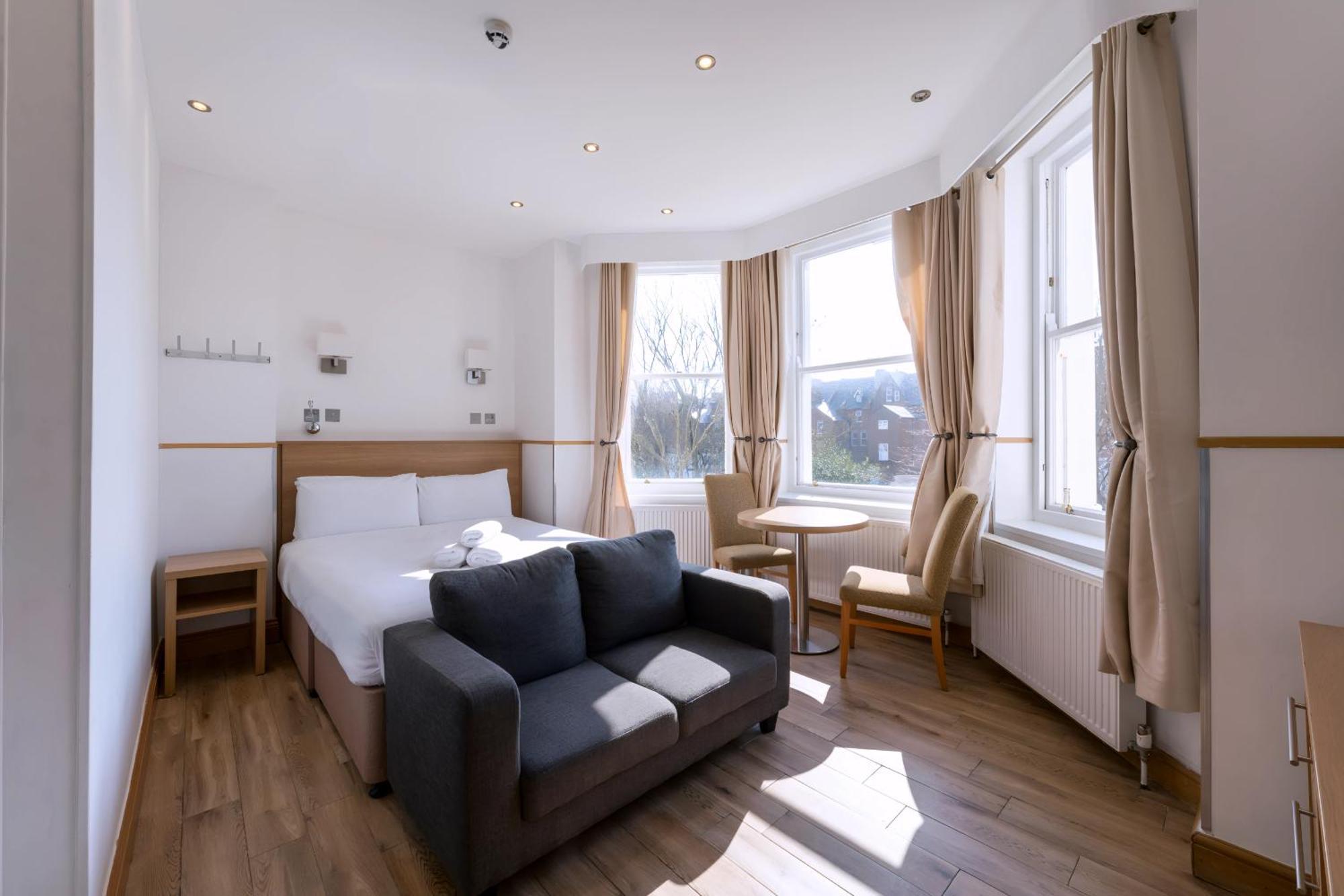 Osborne Aparthotel Истборн Екстериор снимка